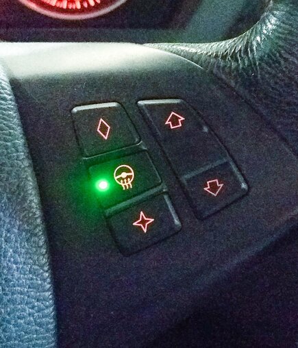 Thumbnail 3: 2007-2010 BMW X5 (E70) 3-SPOKE HEATED STEERING w/ RADIO PHONE SWITCH