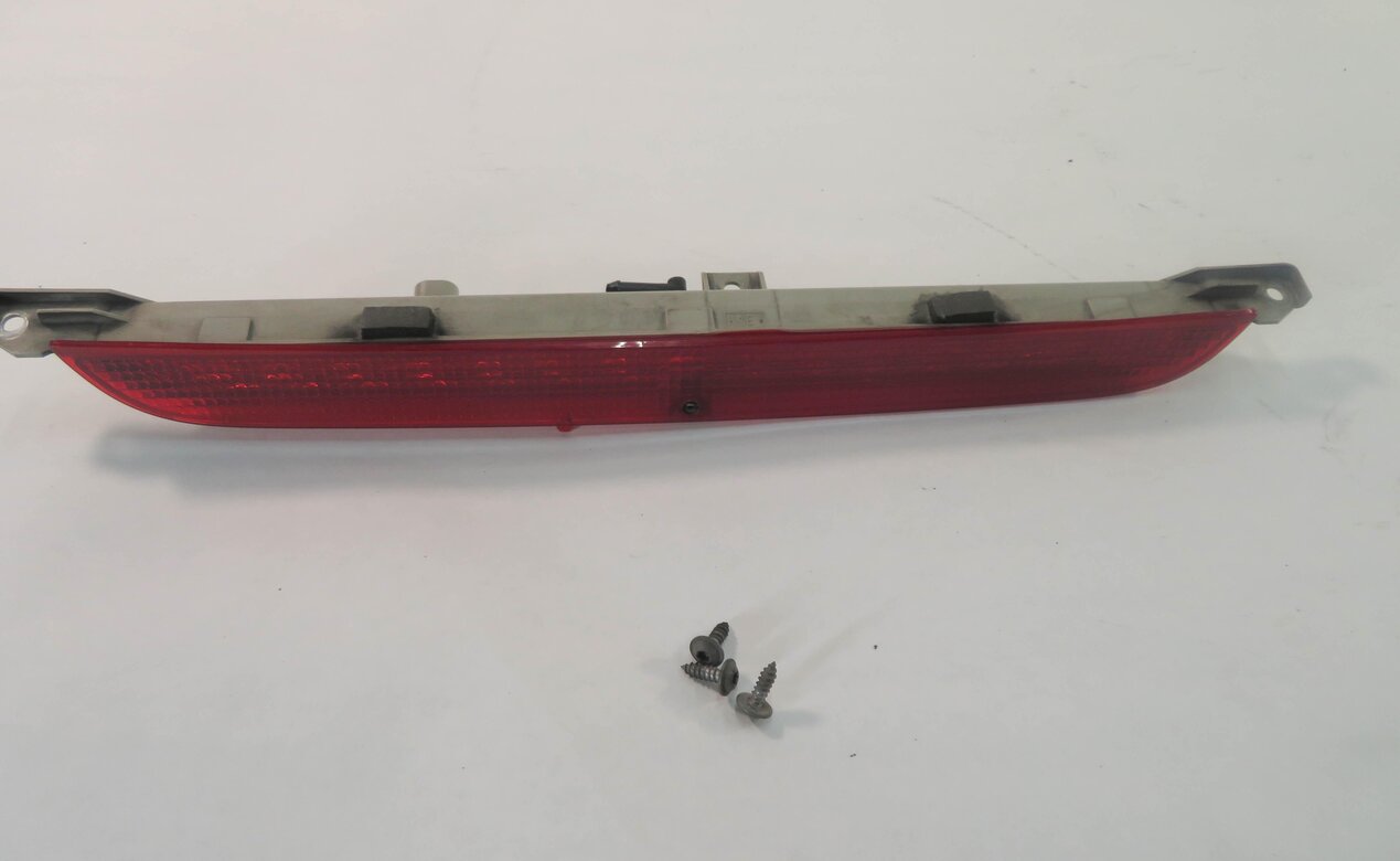 2009 BMW X5 (E70) REAR 3rd THIRD BRAKE LIGHT LAMP