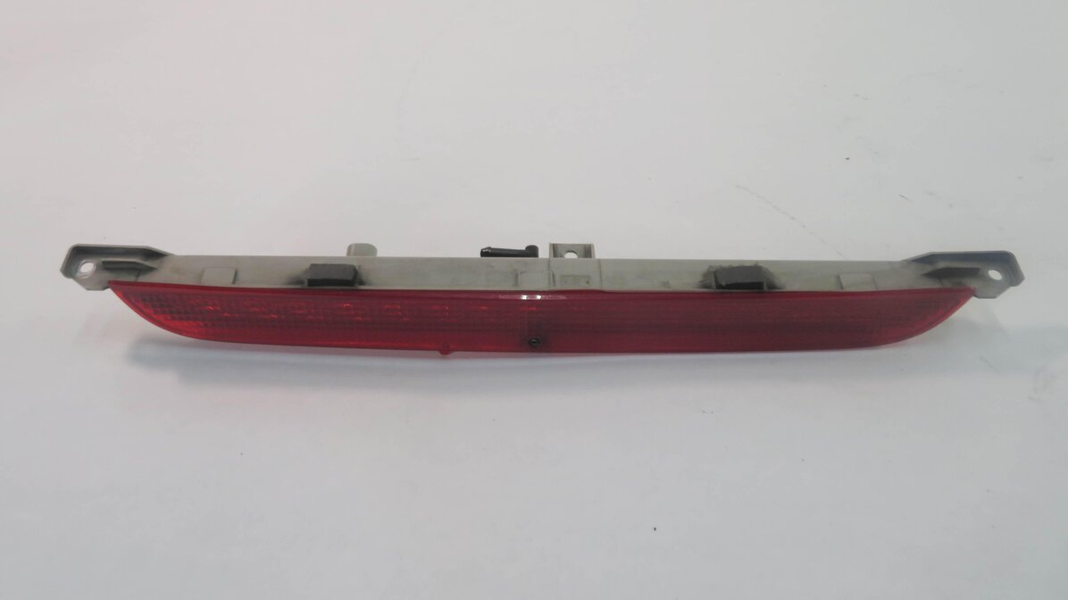 Thumbnail 2: 2009 BMW X5 (E70) REAR 3rd THIRD BRAKE LIGHT LAMP