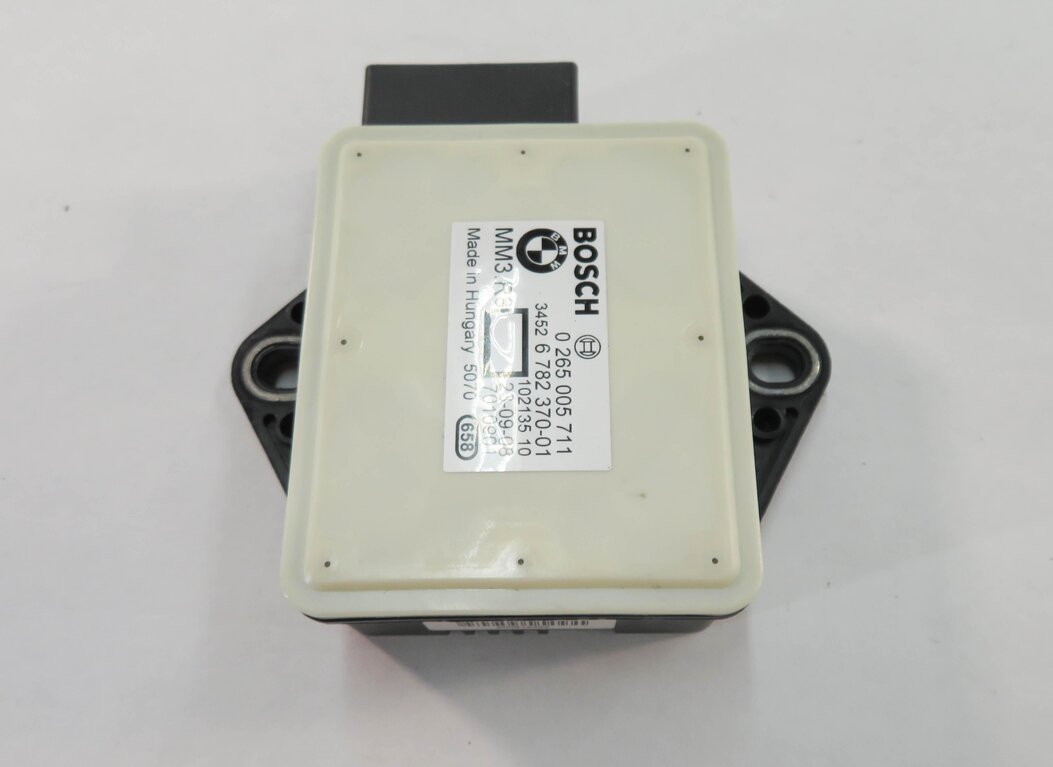 Thumbnail 4: 2009 BMW X5 (E70) YAW SPEED ROTATION TURN RATE STABILITY SENSOR