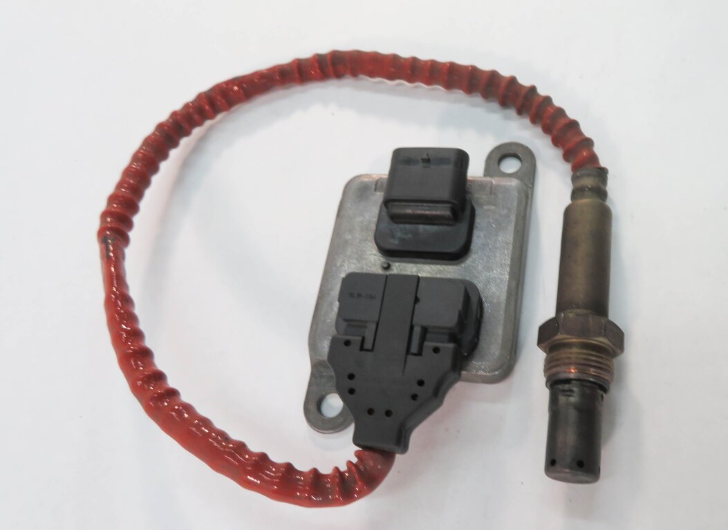 Thumbnail 2: 2009 BMW X5 (E70) 3.0L M57Y DIESEL ENGINE - NITROGEN OXIDE NOX SENSOR PROBE