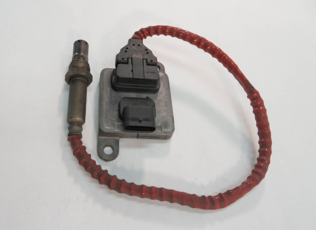 Thumbnail 3: 2009 BMW X5 (E70) 3.0L M57Y DIESEL ENGINE - NITROGEN OXIDE NOX SENSOR PROBE