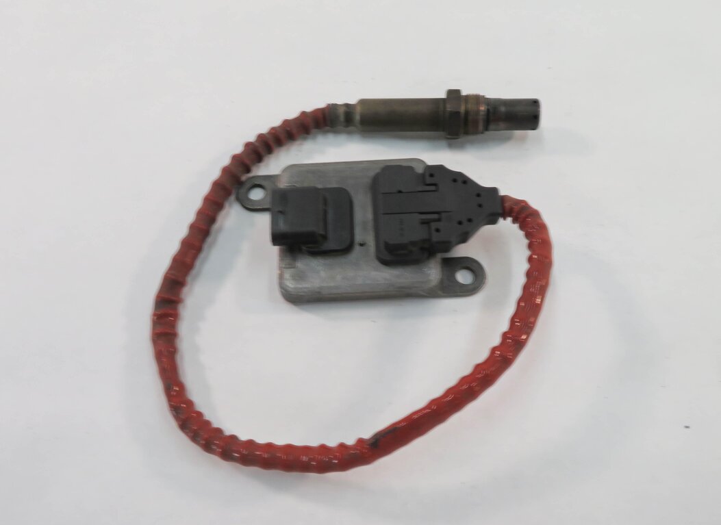 Thumbnail 4: 2009 BMW X5 (E70) 3.0L M57Y DIESEL ENGINE - NITROGEN OXIDE NOX SENSOR PROBE