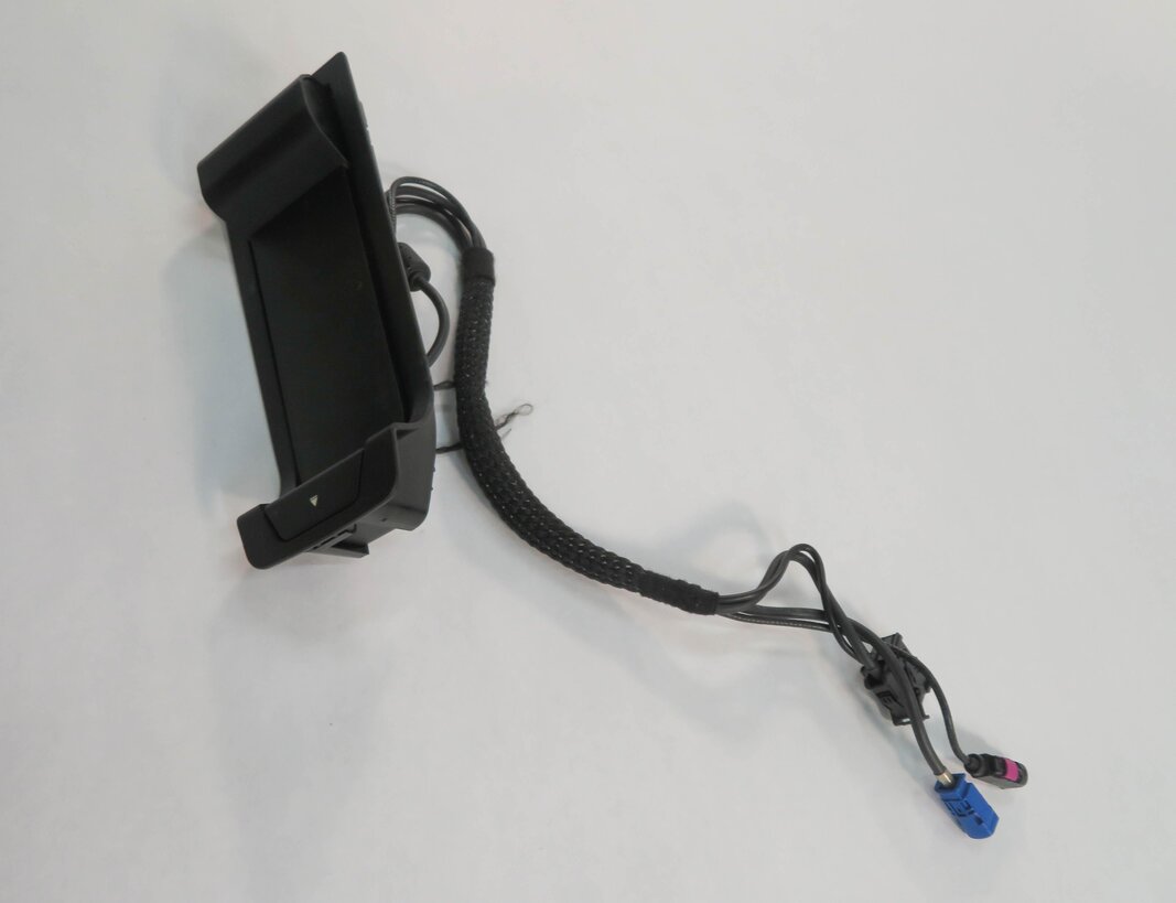 Thumbnail 3: 2013 BMW ACTIVEHYBRID-3 (F30) FRONT CENTER CONSOLE CELL PHONE SNAP IN CRADLE