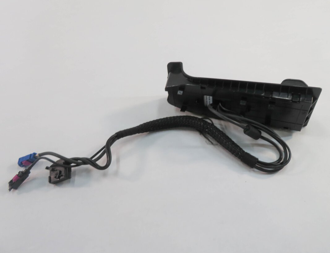 Thumbnail 4: 2013 BMW ACTIVEHYBRID-3 (F30) FRONT CENTER CONSOLE CELL PHONE SNAP IN CRADLE