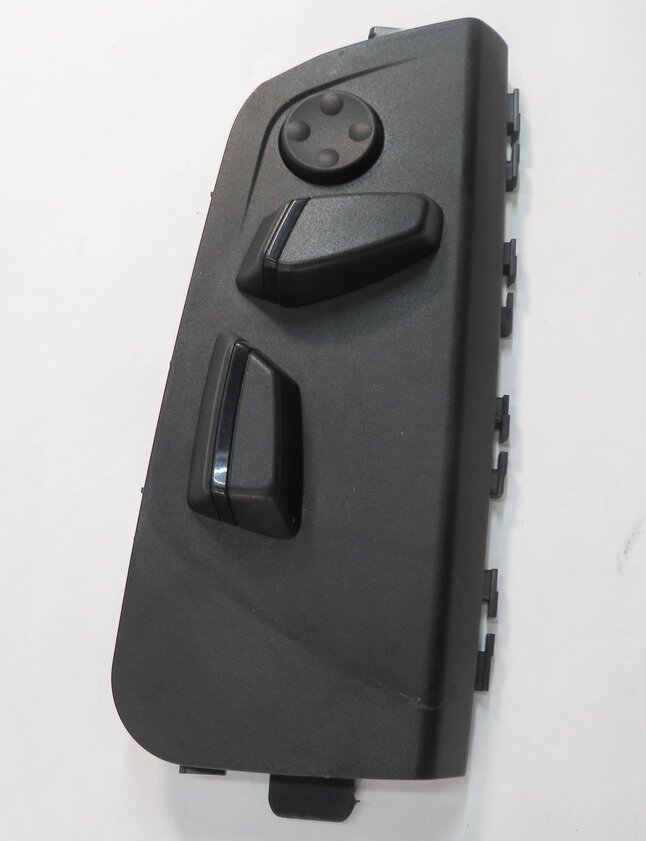 Thumbnail 2: 2013 BMW ACTIVEHYBRID-3 (F30) RIGHT FRONT PASSENGER POWER SEAT SWITCH BUTTON