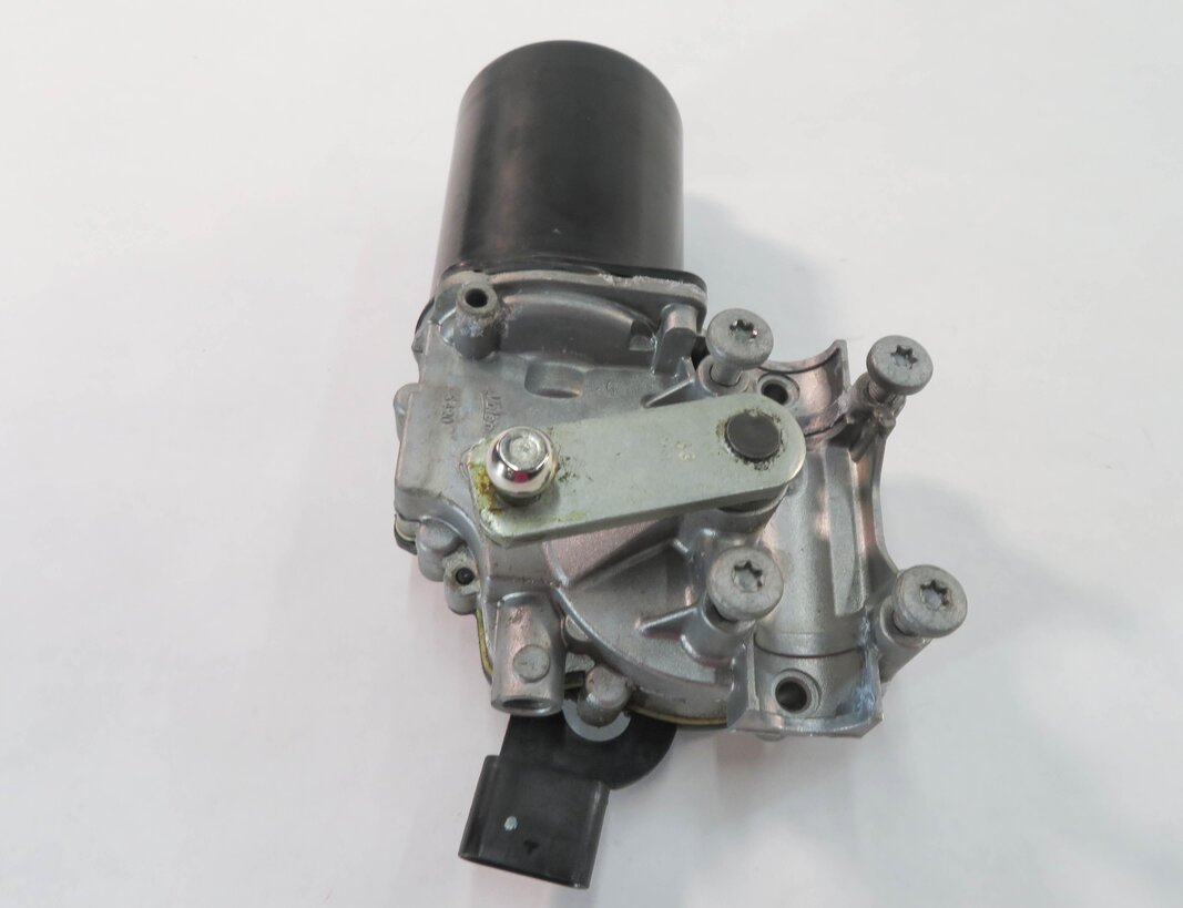 12-19 BMW 320i 328i 330i 335i 340i 428i 430i 435i 440i M3 M4 - FRONT WIPER MOTOR