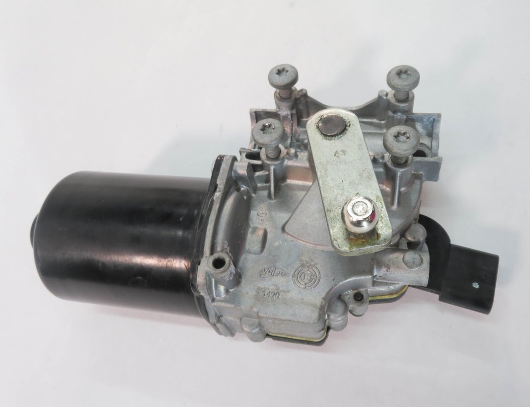 Thumbnail 2: 12-19 BMW 320i 328i 330i 335i 340i 428i 430i 435i 440i M3 M4 - FRONT WIPER MOTOR