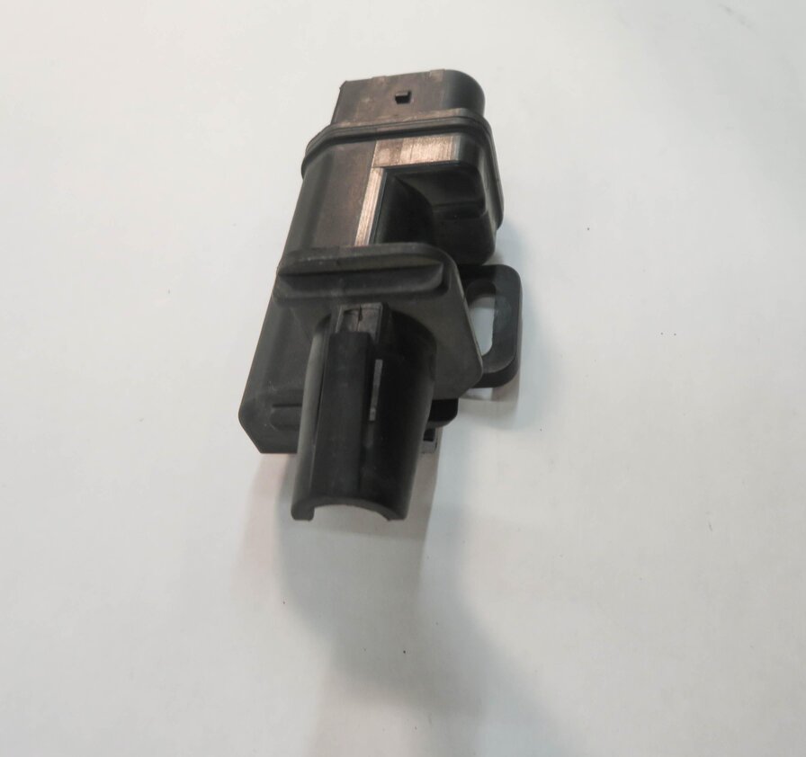 Thumbnail 2: 2013 BMW ACTIVEHYBRID-3 (F30) CURRENT DISTRIBUTION MODULE