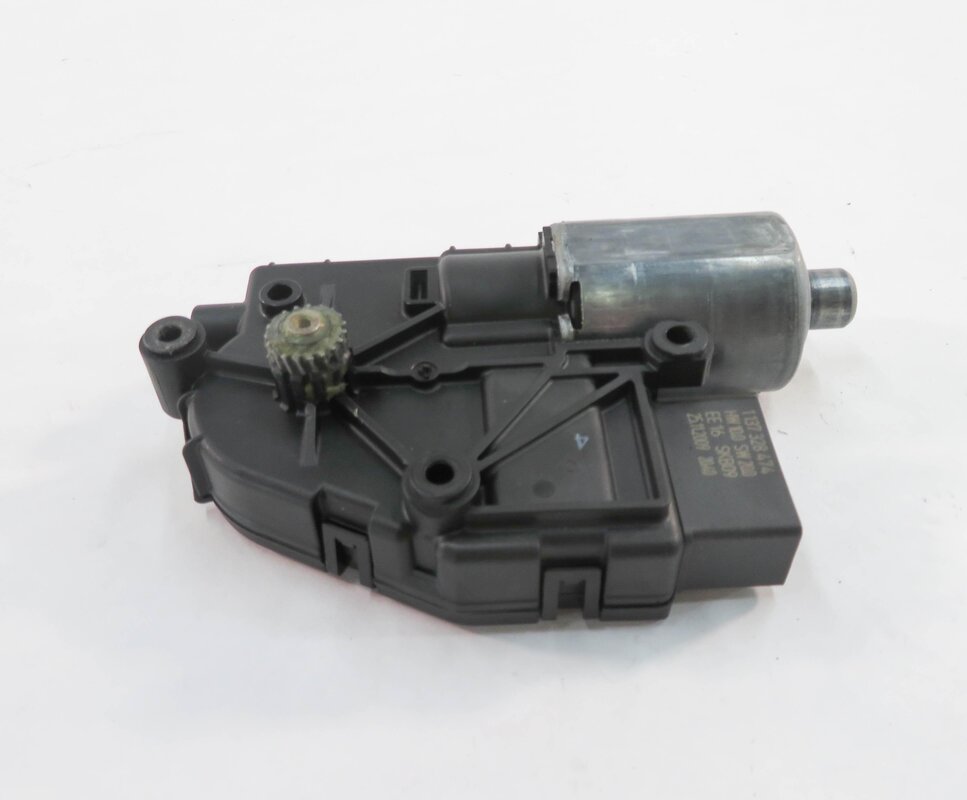 Thumbnail 2: 2007-2014 AUDI Q7 (4L) POWER SUN ROOF MOTOR / WINDOW SHADE MOTOR