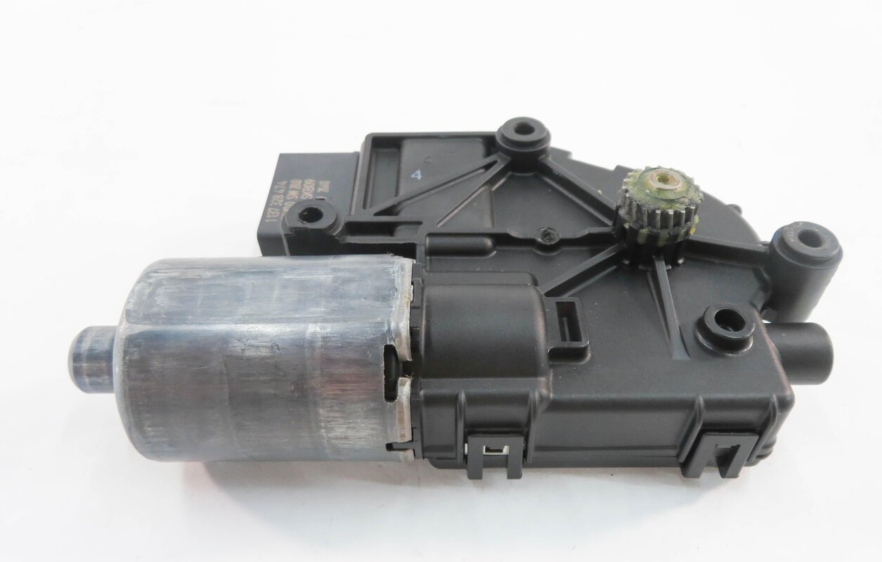 Thumbnail 4: 2007-2014 AUDI Q7 (4L) POWER SUN ROOF MOTOR / WINDOW SHADE MOTOR