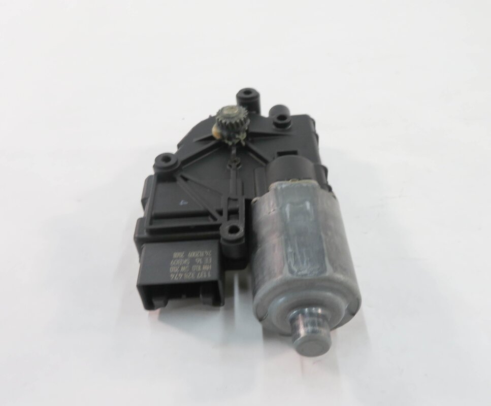 Thumbnail 3: 2007-2014 AUDI Q7 (4L) POWER SUN ROOF MOTOR / WINDOW SHADE MOTOR