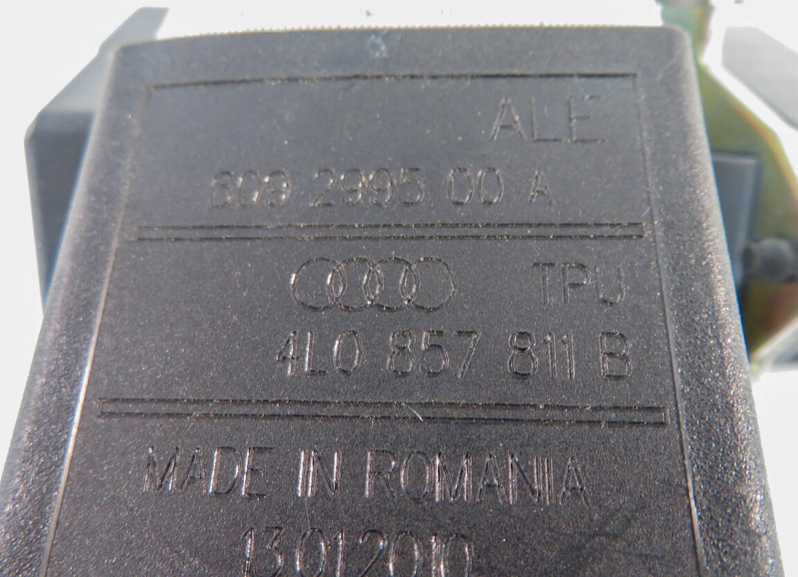 Thumbnail 7: 2010 AUDI Q7 (4L) RIGHT REAR 3rd THIRD ROW SEAT SEATBELT RETRACTOR (BEIGE)