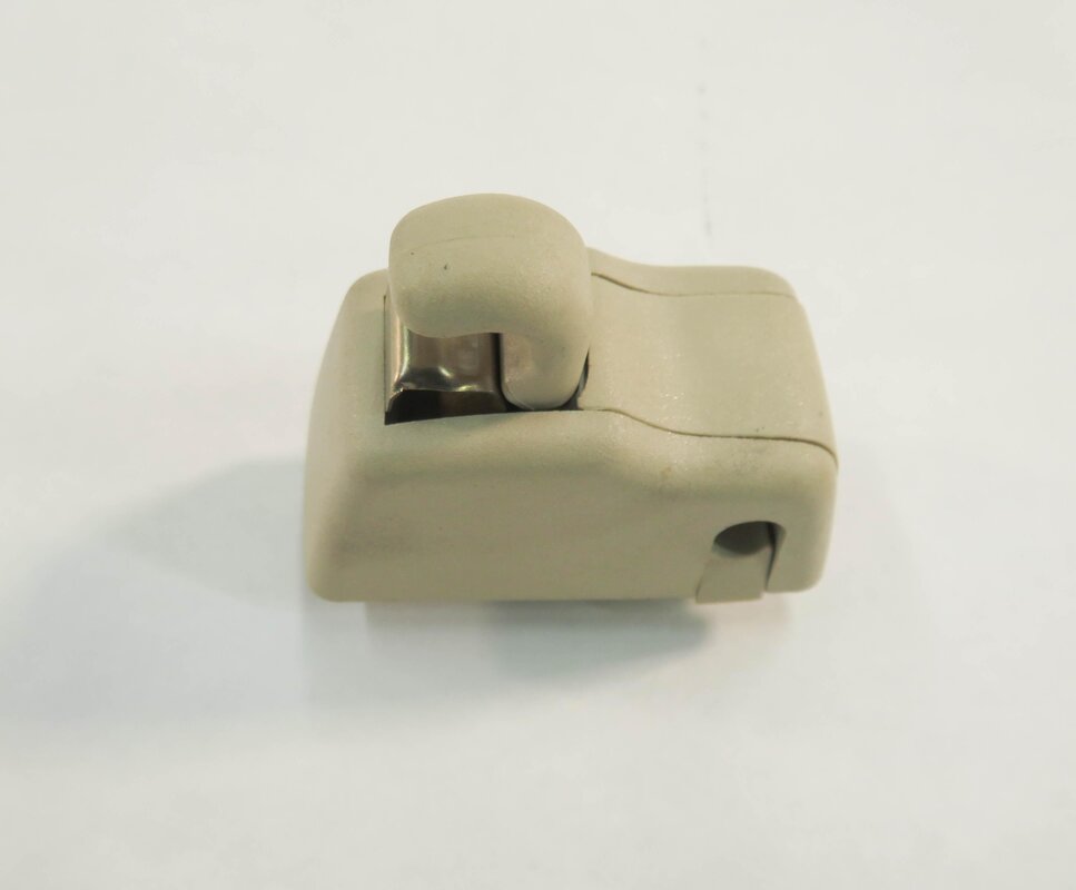 2010 AUDI Q7 (4L) SUNVISOR RETAINER CLIP (BEIGE)