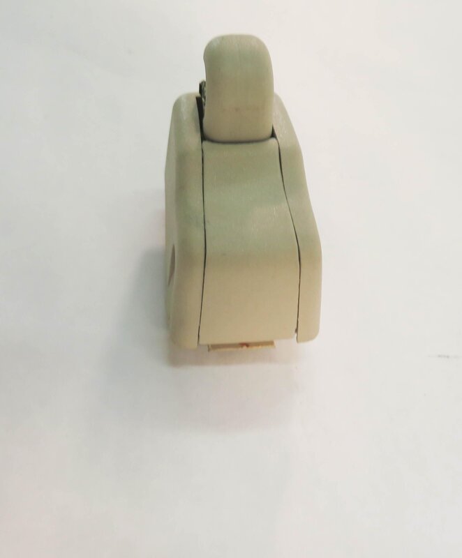 Thumbnail 3: 2010 AUDI Q7 (4L) SUNVISOR RETAINER CLIP (BEIGE)