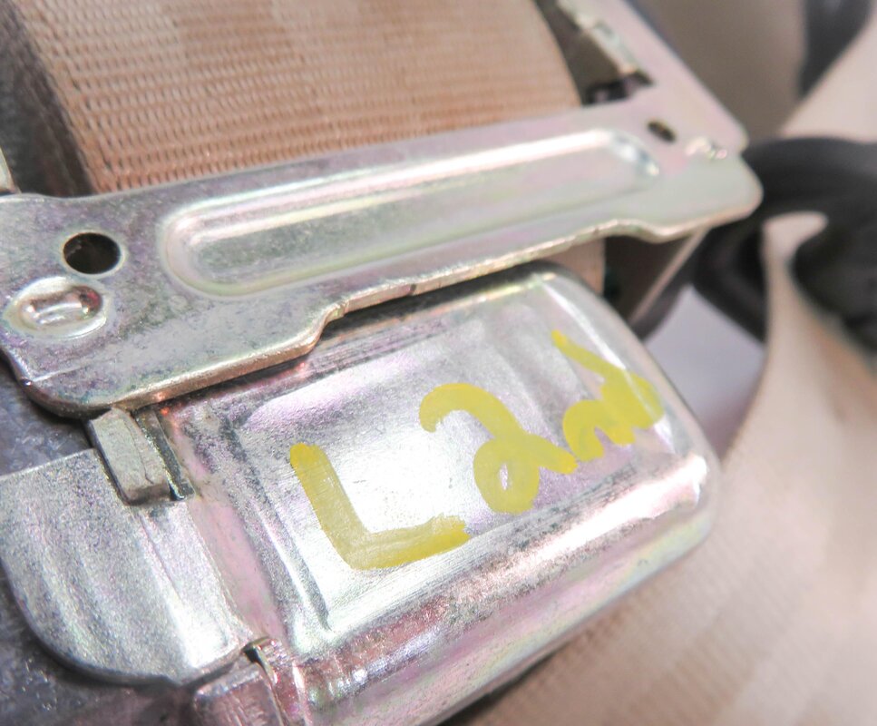 Thumbnail 7: 2010 AUDI Q7 (4L) LEFT REAR 2nd SECOND ROW SEAT SEATBELT RETRACTOR (BEIGE)