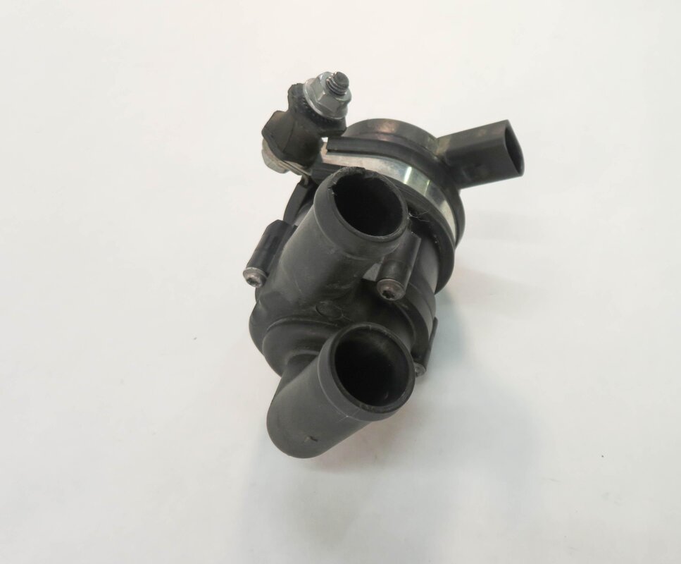 Thumbnail 2: 2010 AUDI Q7 (4L) 3.0L CATA DIESEL ENGINE AUX AUXILIARY WATER PUMP