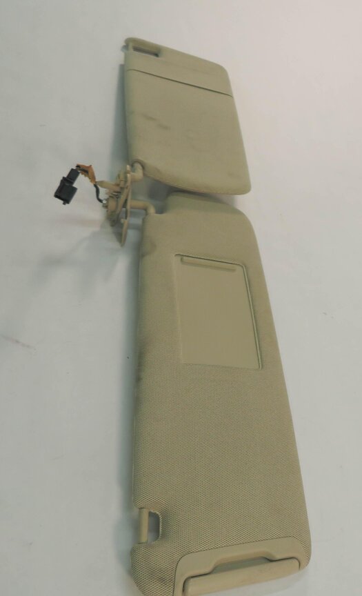 Thumbnail 5: 2007-2015 AUDI Q7 (4L) RIGHT FRONT PASSENGER SUNVISOR (BEIGE)
