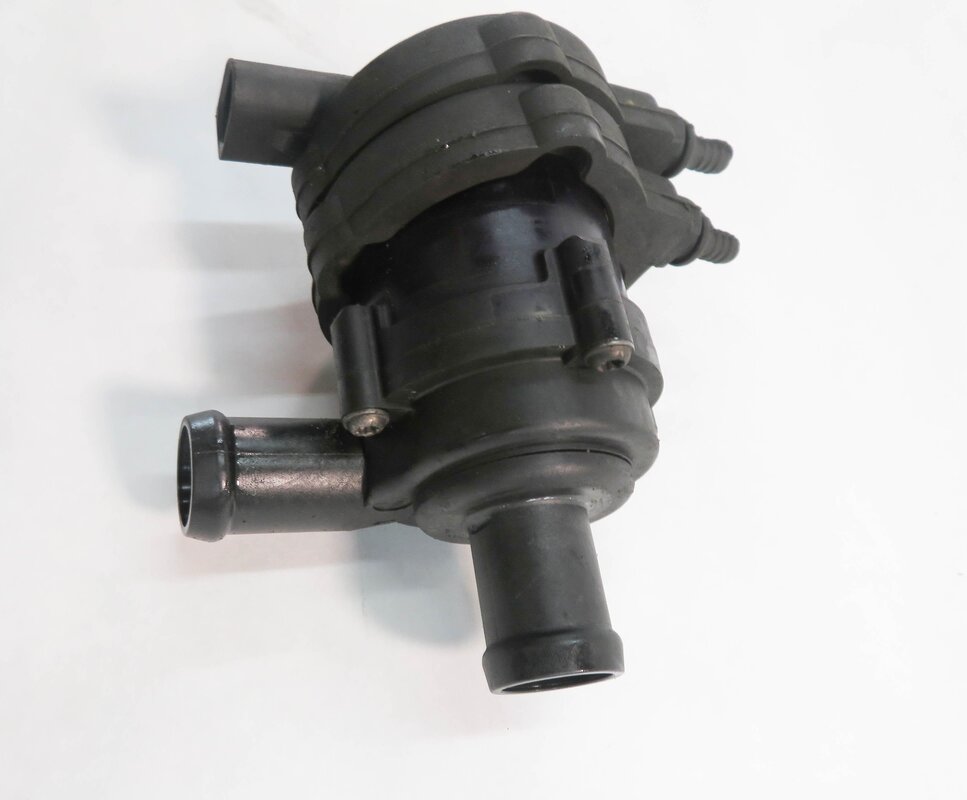Thumbnail 4: 2010 AUDI Q7 (4L) 3.0L CATA DIESEL ENGINE AUX AUXILIARY WATER PUMP