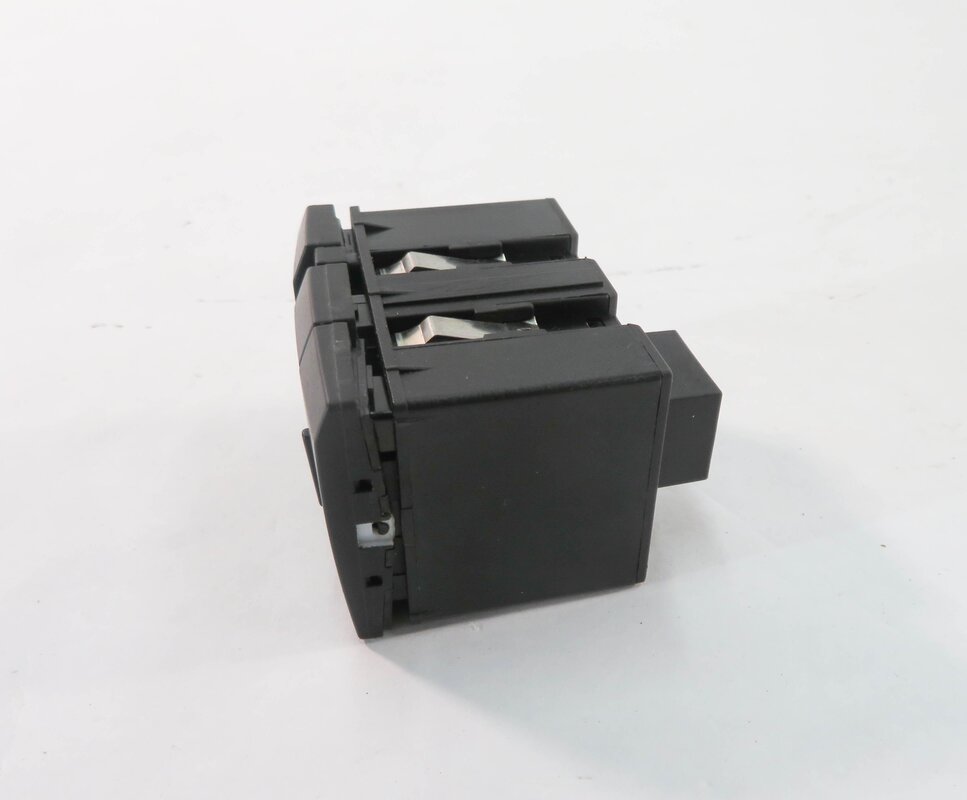 Thumbnail 5: 2010 AUDI Q7 (4L) PDC ODOMETER CHECK PARK ASSIST SWITCH BUTTON