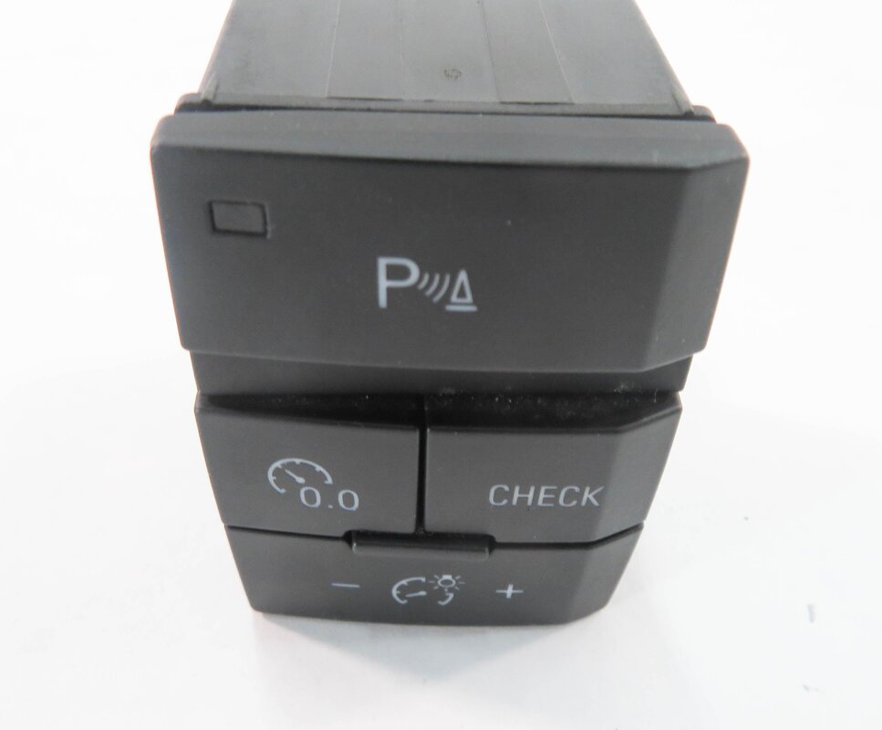 Thumbnail 6: 2010 AUDI Q7 (4L) PDC ODOMETER CHECK PARK ASSIST SWITCH BUTTON