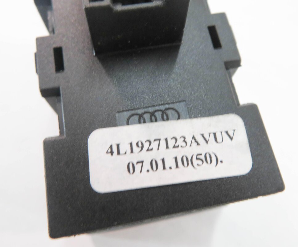 Thumbnail 7: 2010 AUDI Q7 (4L) PDC ODOMETER CHECK PARK ASSIST SWITCH BUTTON