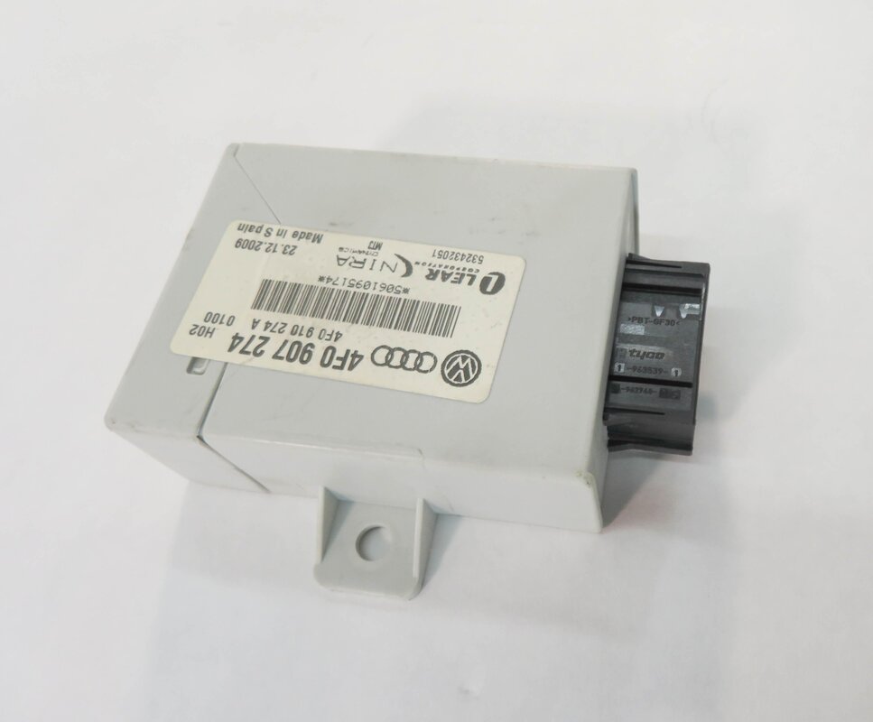 Thumbnail 2: 2010 AUDI Q7 (4L) TPMS TIRE AIR PRESSURE SENSOR CONTROL MODULE