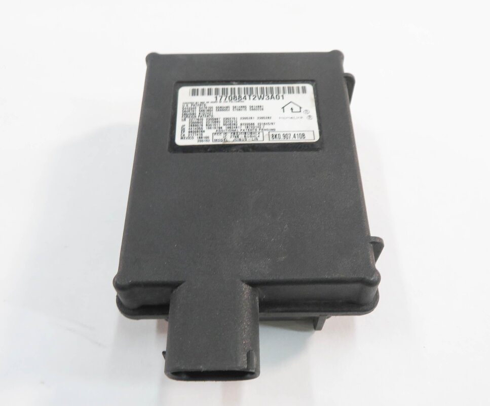 Thumbnail 5: 2010 AUDI Q7 (4L) HOMELINK GARAGE DOOR / GATE OPENER CONTROL MODULE