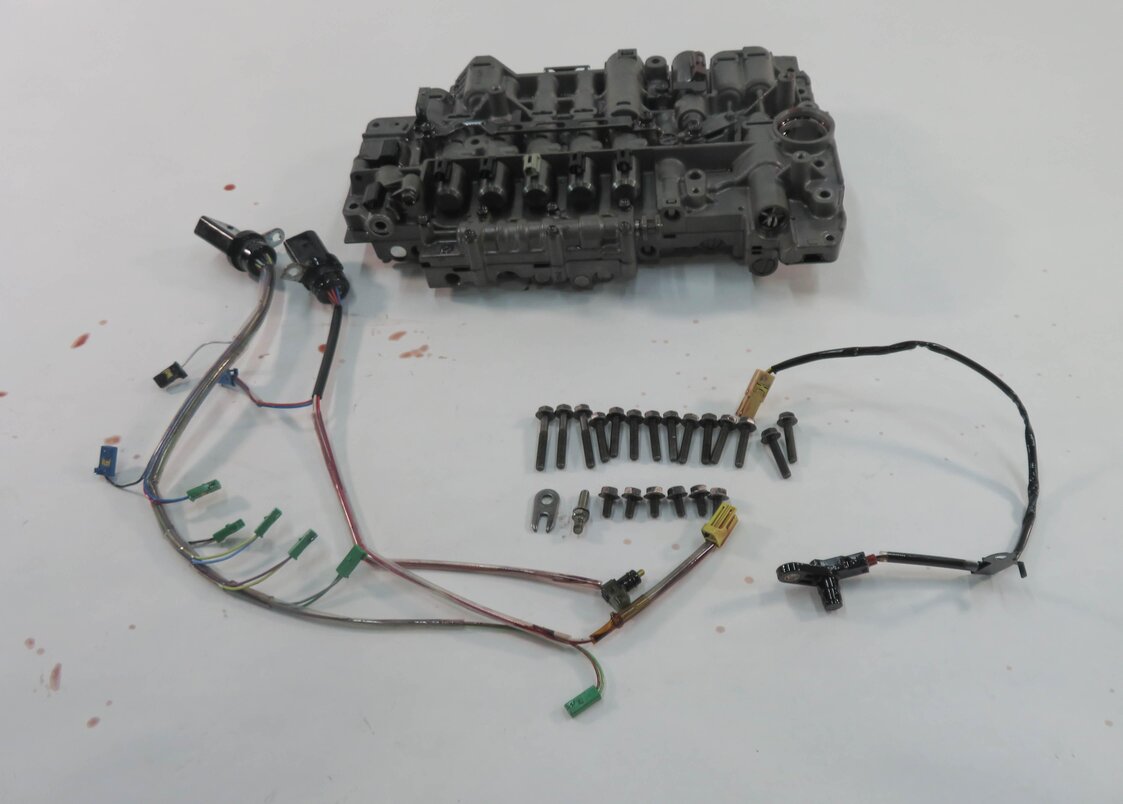 2009-2010 AUDI Q7 (4L) 3.0L TDI DIESEL ENGINE AUTOMATIC TRANSMISSION VALVE BODY