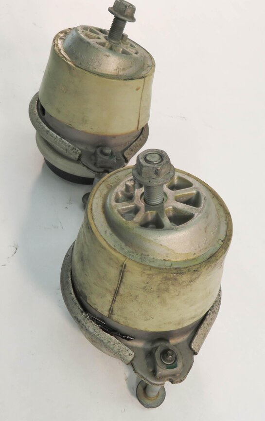 Thumbnail 3: 2009 PORSCHE CAYENNE GTS (957) 4.8L M48 ENGINE - LEFT & RIGHT MOTOR MOUNT SET-2