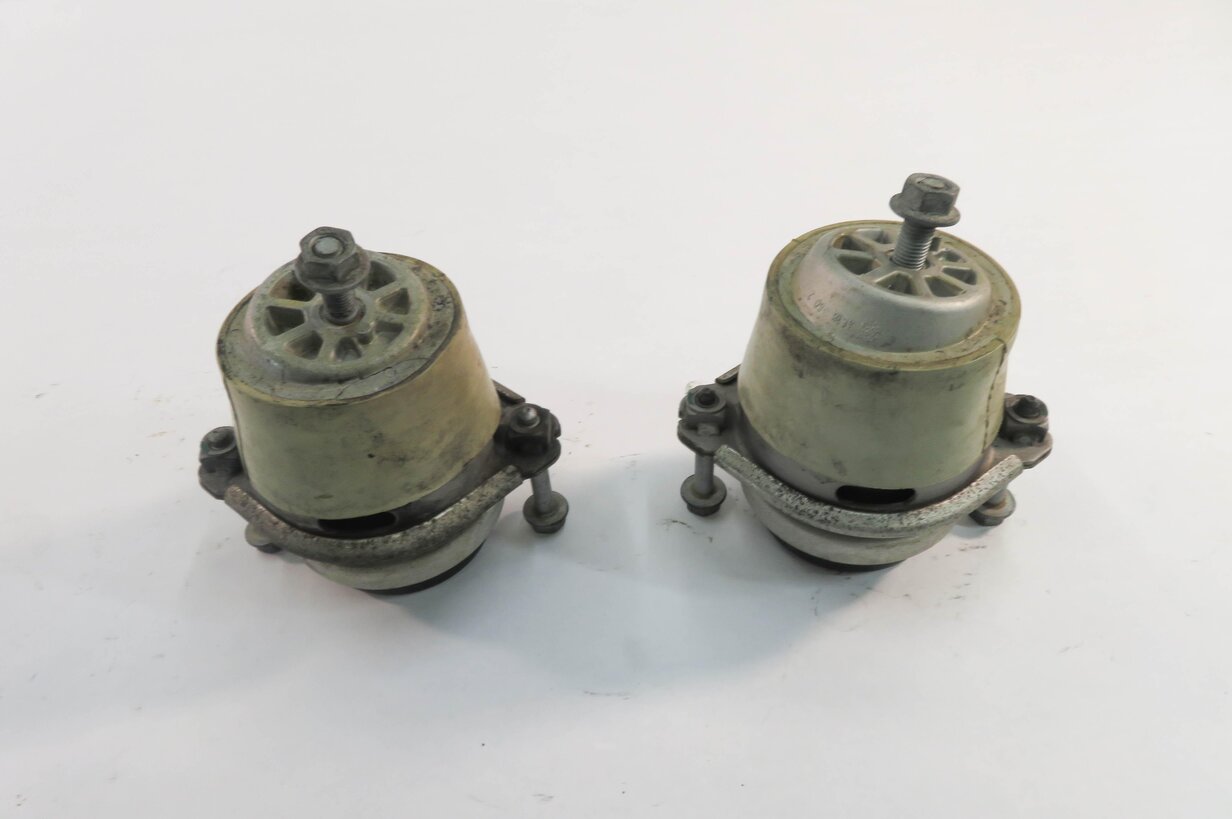Thumbnail 4: 2009 PORSCHE CAYENNE GTS (957) 4.8L M48 ENGINE - LEFT & RIGHT MOTOR MOUNT SET-2