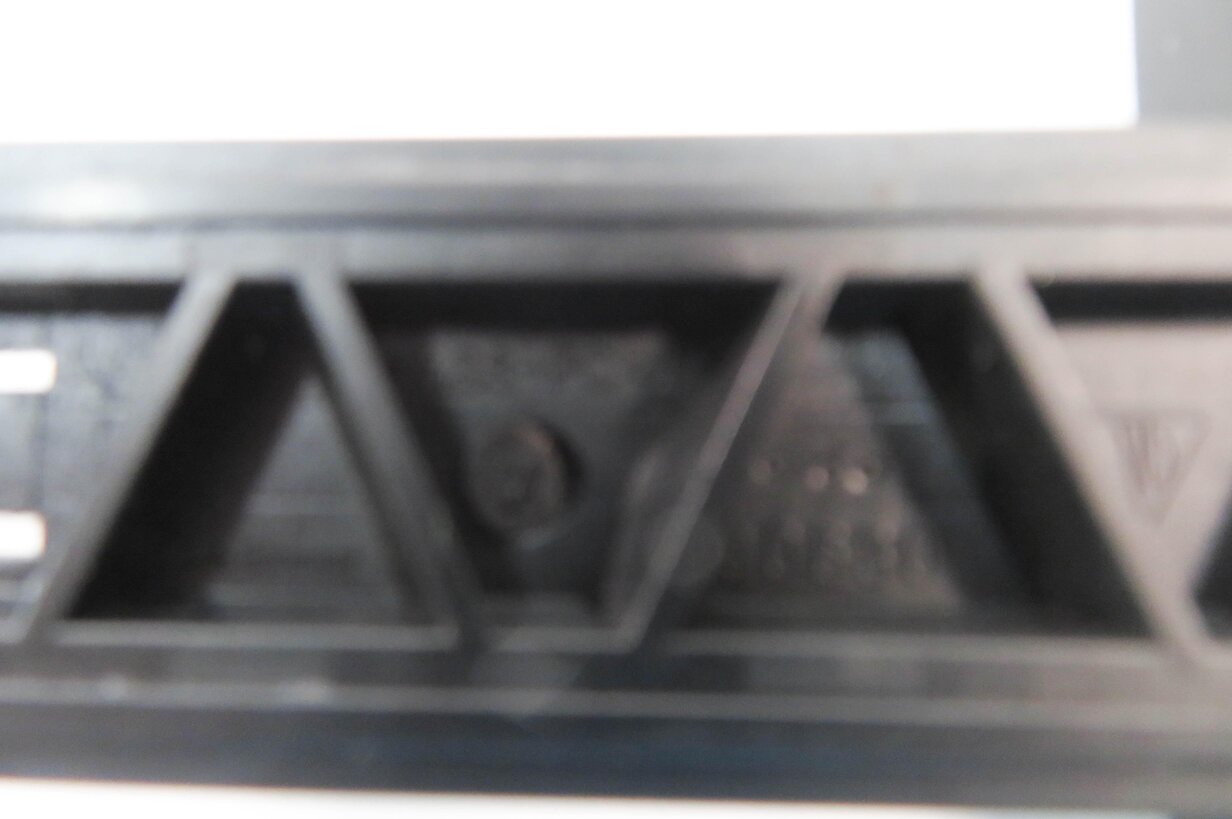 Thumbnail 6: 2009 PORSCHE CAYENNE GTS (957) EMERGENCY PARKING BRAKE RELEASE HANDLE