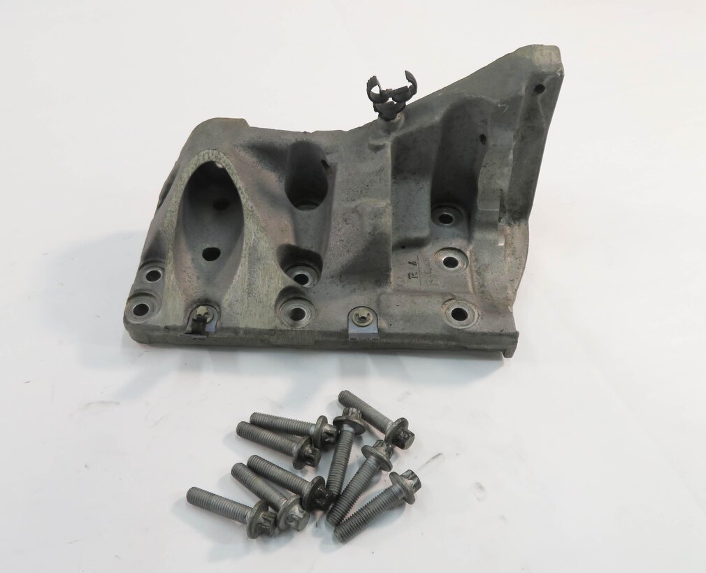 2009 PORSCHE CAYENNE GTS (957) 4.8L M48 - LEFT DRIVER ENGINE MOUNT BRACKET