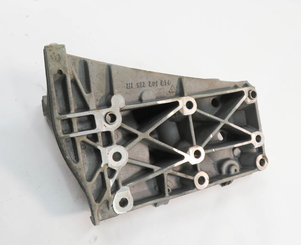 Thumbnail 5: 2009 PORSCHE CAYENNE GTS (957) 4.8L M48 - LEFT DRIVER ENGINE MOUNT BRACKET