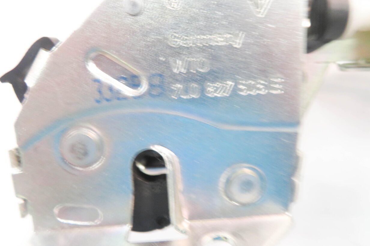 Thumbnail 6: 2009 PORSCHE CAYENNE GTS (957) REAR TRUNK LOCK LATCH ACTUATOR
