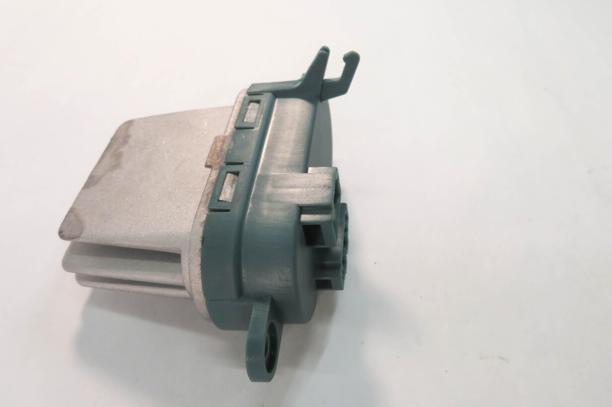 Thumbnail 2: 2009 PORSCHE CAYENNE GTS (957) FRONT HEATER A/C BLOWER FAN MOTOR SPEED RESISTOR