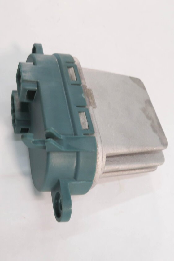 Thumbnail 3: 2009 PORSCHE CAYENNE GTS (957) FRONT HEATER A/C BLOWER FAN MOTOR SPEED RESISTOR