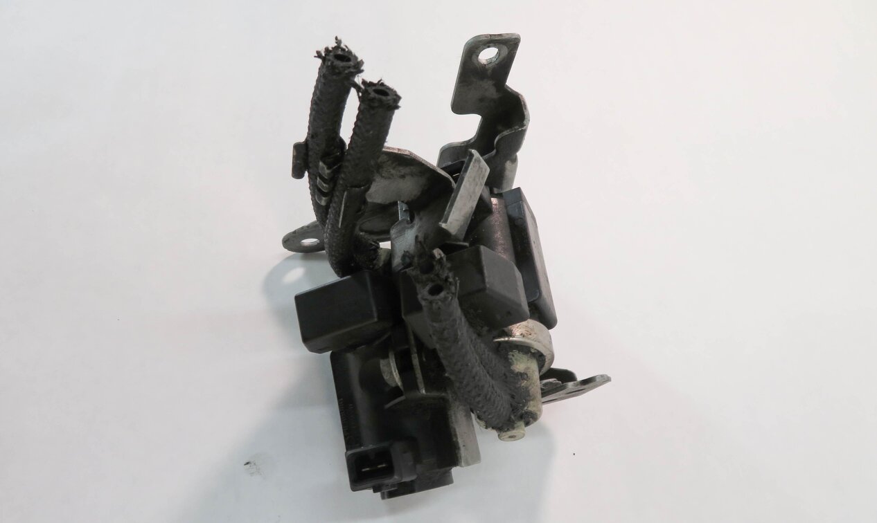 Thumbnail 3: 2011 BMW 740i (F01) 4.4L N63 TWIN TURBO ENGINE - TURBO PRESSURE CONVERTER SET-2