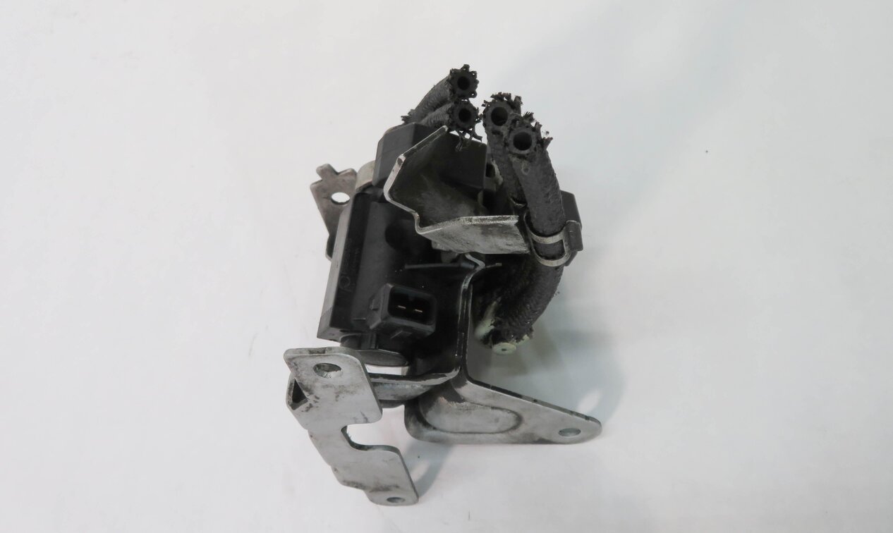 Thumbnail 4: 2011 BMW 740i (F01) 4.4L N63 TWIN TURBO ENGINE - TURBO PRESSURE CONVERTER SET-2