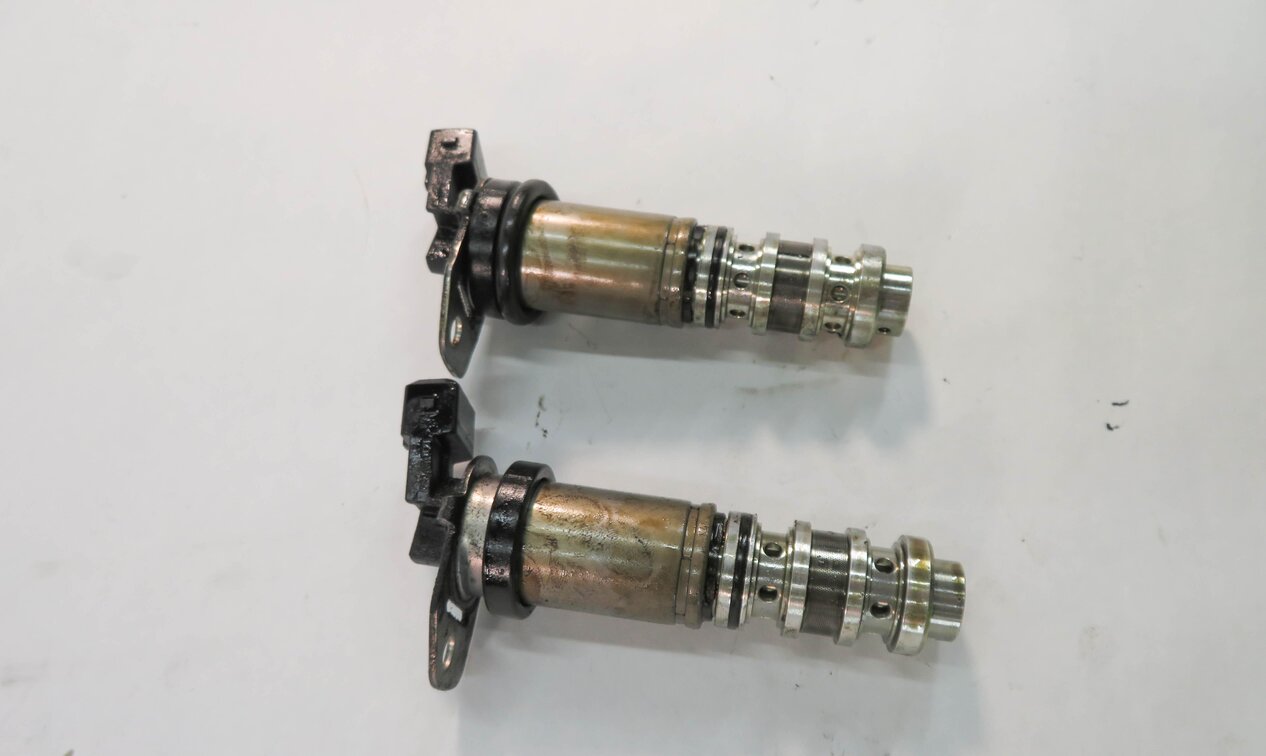 Thumbnail 3: 2011 BMW 740i (F01) 4.4L N63 TWIN TURBO ENGINE - VVT VANOS TIMING SOLENOID SET-2