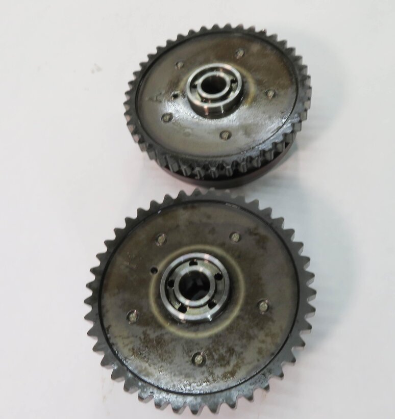 Thumbnail 3: 2011 BMW 740i (F01) 4.4L N63 - LEFT ENGINE INTAKE & EXHAUST TIMING GEAR SET-2