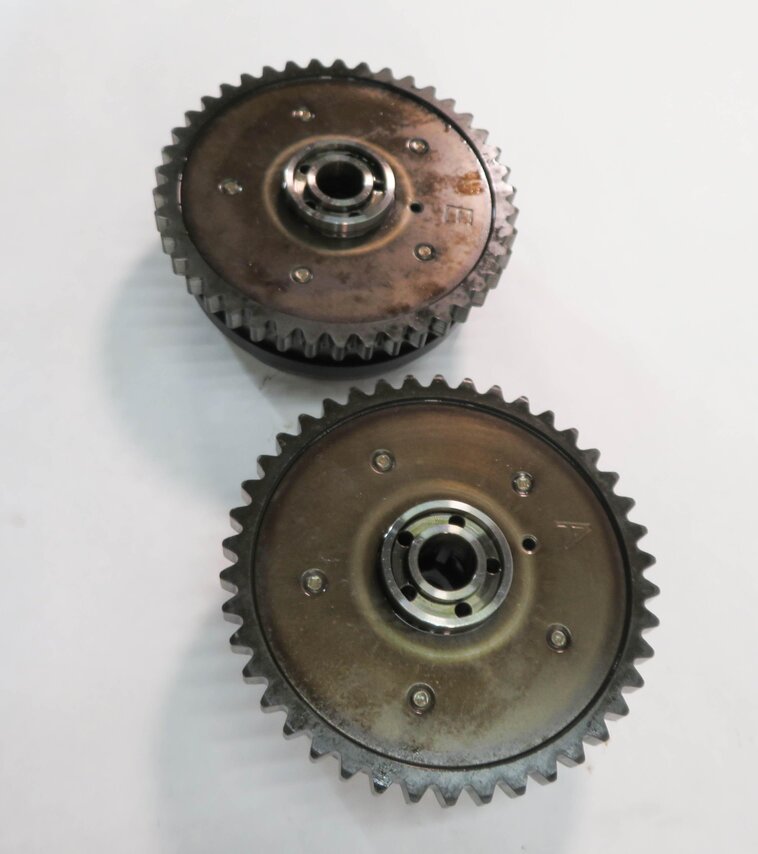 Thumbnail 4: 2011 BMW 740i (F01) 4.4L N63 - LEFT ENGINE INTAKE & EXHAUST TIMING GEAR SET-2