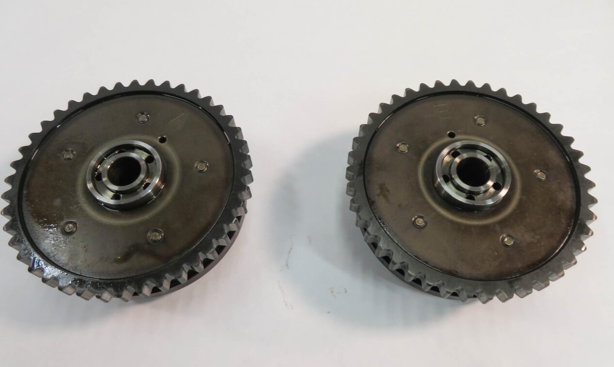Thumbnail 2: 2011 BMW 740i (F01) 4.4L N63 - RIGHT ENGINE INTAKE & EXHAUST TIMING GEAR SET-2