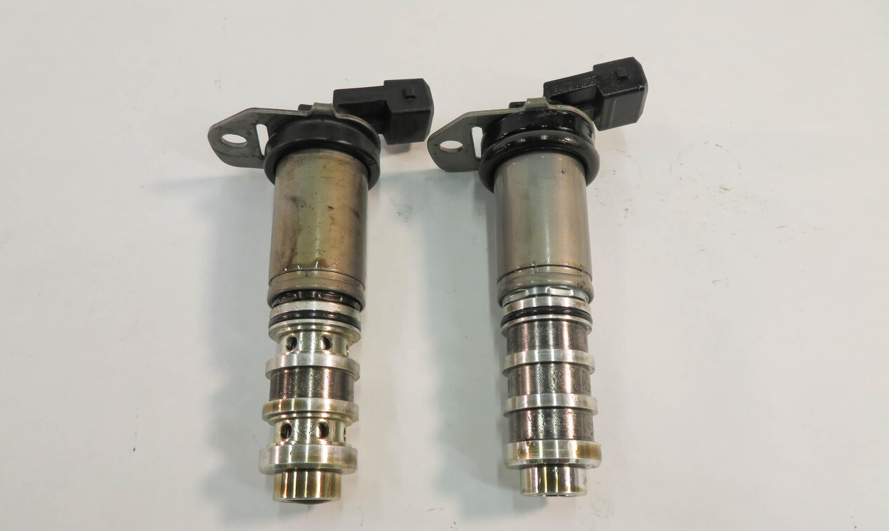 Thumbnail 2: 2011 BMW 740i (F01) 4.4L N63 TWIN TURBO ENGINE VVT VANOS SOLENOID SET-2