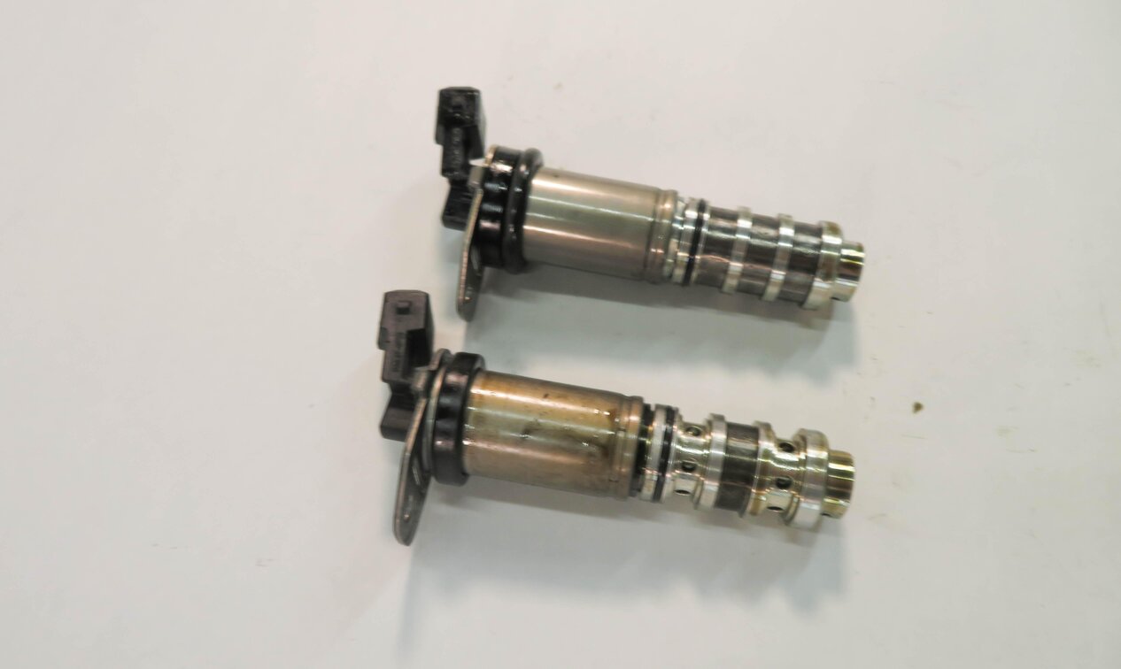 Thumbnail 3: 2011 BMW 740i (F01) 4.4L N63 TWIN TURBO ENGINE VVT VANOS SOLENOID SET-2