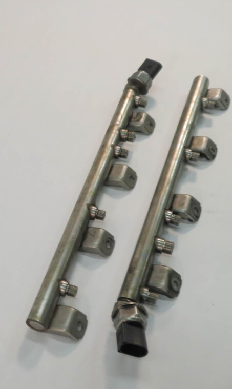 Thumbnail 3: 2009 BMW 750i (F01) 4.4L N63 TWIN TURBO ENGINE - FUEL RAIL SET-2