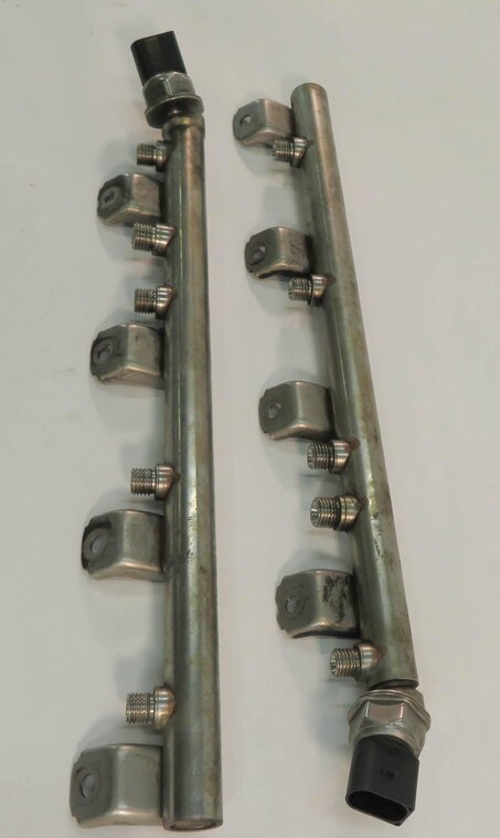 Thumbnail 4: 2009 BMW 750i (F01) 4.4L N63 TWIN TURBO ENGINE - FUEL RAIL SET-2