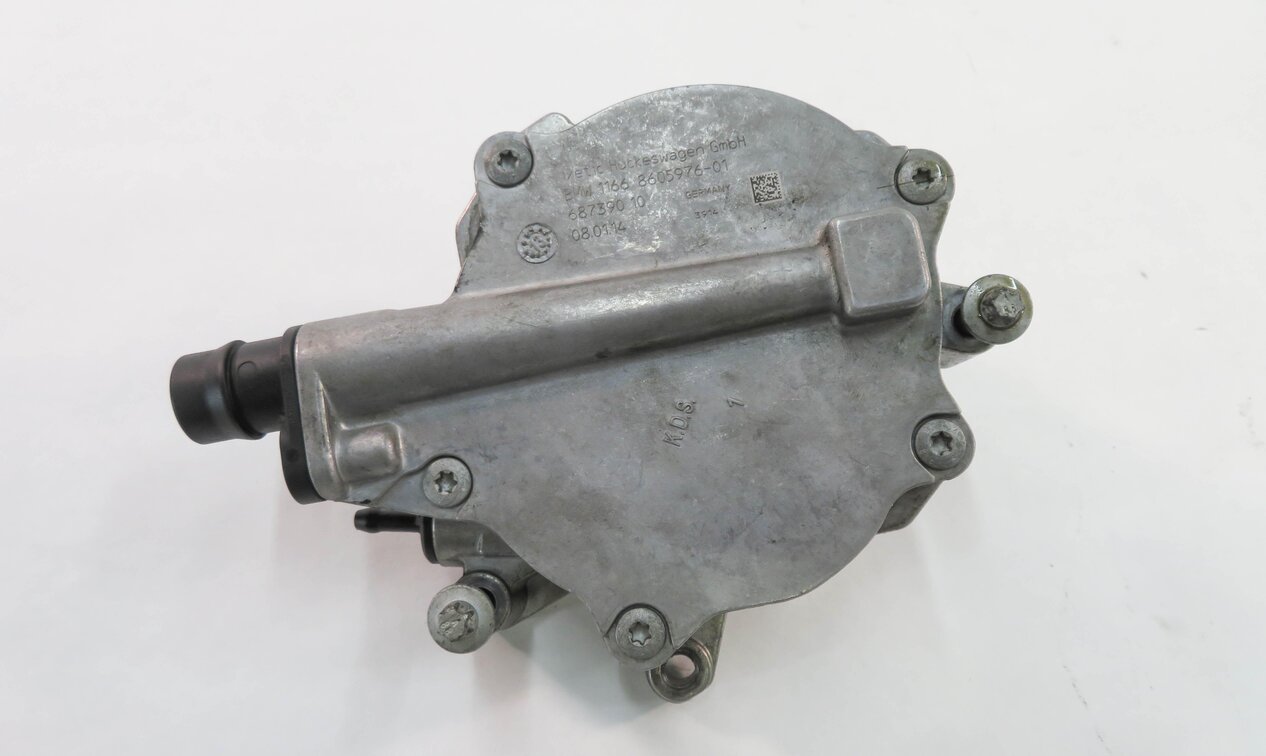 Thumbnail 6: 2010-2017 BMW 550i 650i 750i M5 M6 X5 X6 - 4.4L V8 TWIN TURBO BRAKE VACUUM PUMP