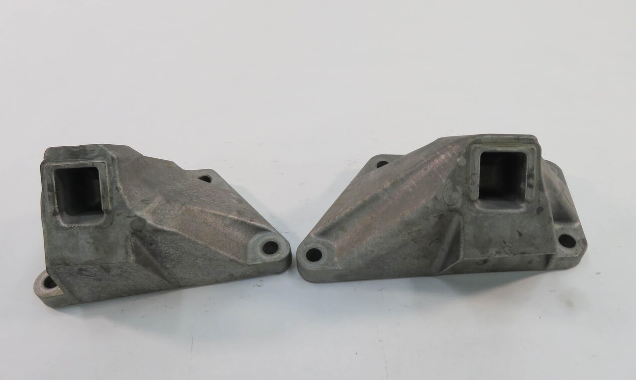 Thumbnail 5: 2009 BMW 750i (F01) 4.4L N63 TWIN TURBO - LEFT & RIGHT ENGINE MOUNT BRACKET SET