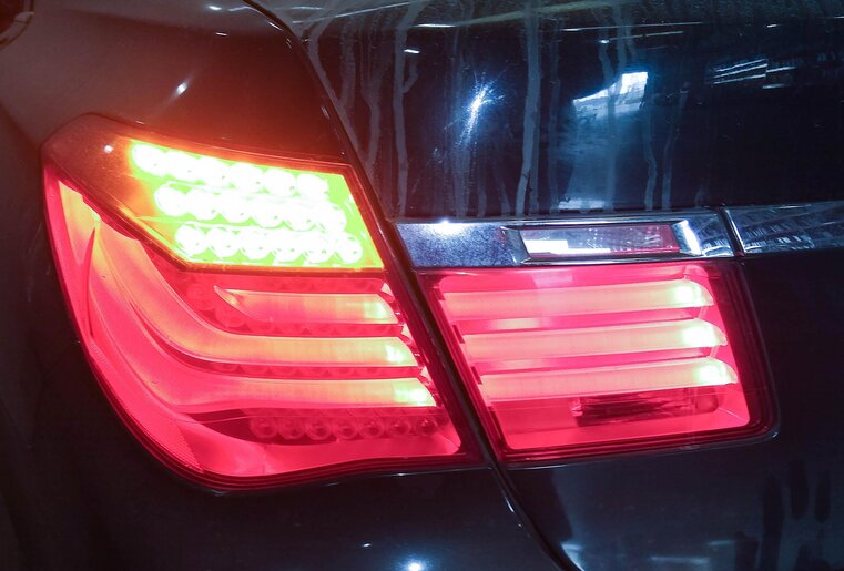 Thumbnail 2: 09-12 BMW 740i 750i 760i B7 (F01) LEFT SIDE REAR TRUNK LID TAILLIGHT LIGHT LAMP